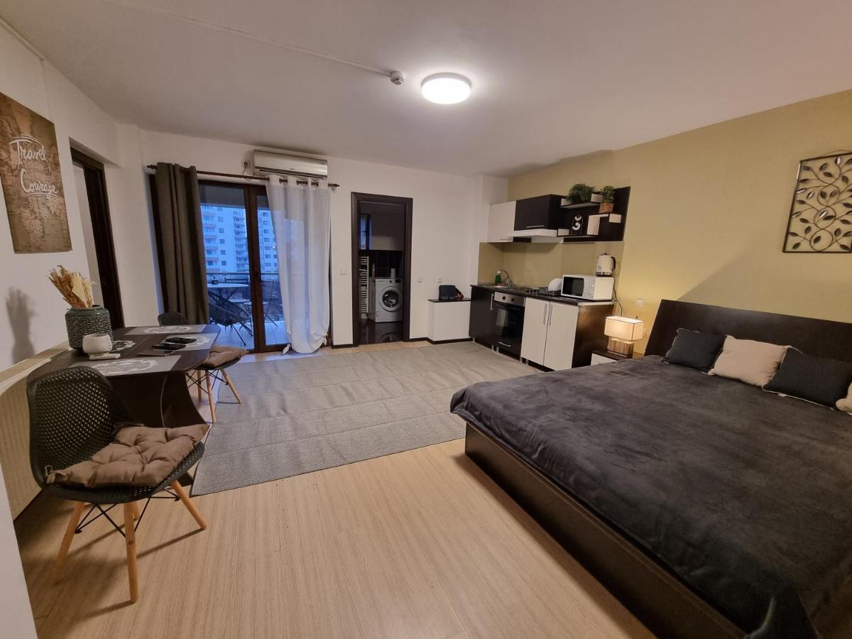 Lovely & Comfy, Central Apt In ياش المظهر الخارجي الصورة